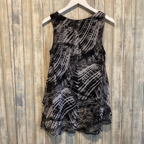 Roz & Ali Black & Silver Sleeveless Hi-Lo Blouse | Size medium - Picture 8 of 9